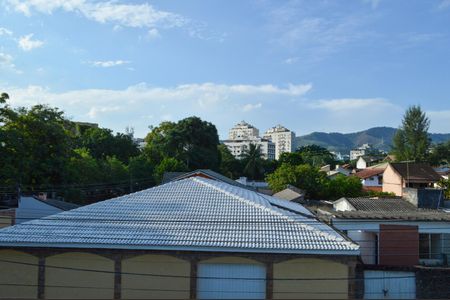 Casa de condomínio à venda com 243m², 4 quartos e 3 vagas Casa de condomínio à venda com 243m², 4 quartos e 3 vagasVista da Suíte 2