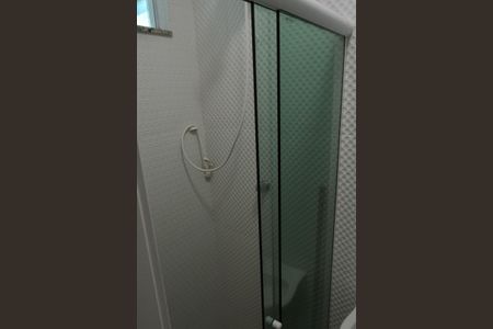 Casa de condomínio à venda com 243m², 4 quartos e 3 vagas Casa de condomínio à venda com 243m², 4 quartos e 3 vagasBanheiro de Serviço