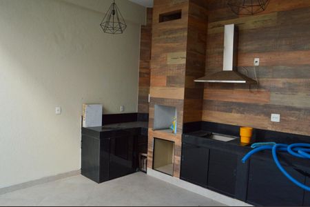 Casa de condomínio à venda com 243m², 4 quartos e 3 vagas Casa de condomínio à venda com 243m², 4 quartos e 3 vagasChurrasqueira