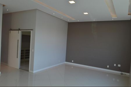 Casa de condomínio à venda com 243m², 4 quartos e 3 vagas Casa de condomínio à venda com 243m², 4 quartos e 3 vagasSuíte 2