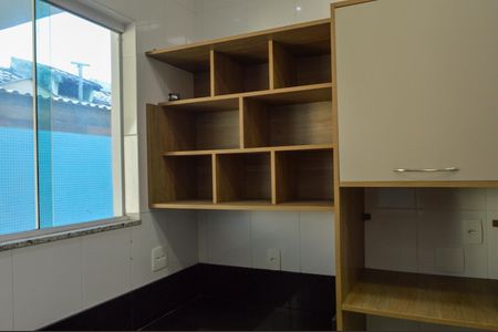 Casa de condomínio à venda com 243m², 4 quartos e 3 vagas Casa de condomínio à venda com 243m², 4 quartos e 3 vagasCozinha