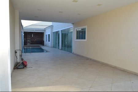 Casa de condomínio à venda com 243m², 4 quartos e 3 vagas Casa de condomínio à venda com 243m², 4 quartos e 3 vagasGaragem