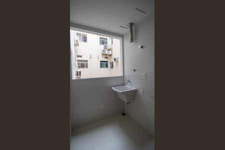 Apartamento à venda com 7m², 3 quartos e 2 vagas Apartamento à venda com 7m², 3 quartos e 2 vagasCozinha e Área de Serviço