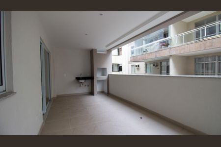 Apartamento à venda com 7m², 3 quartos e 2 vagas Apartamento à venda com 7m², 3 quartos e 2 vagasVaranda