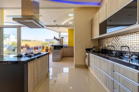 Casa de condomínio à venda com 373m², 3 quartos e 4 vagas Casa de condomínio à venda com 373m², 3 quartos e 4 vagasFoto 03