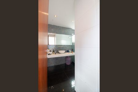 Apartamento à venda com 320m², 6 quartos e 1 vagaBanheiro social