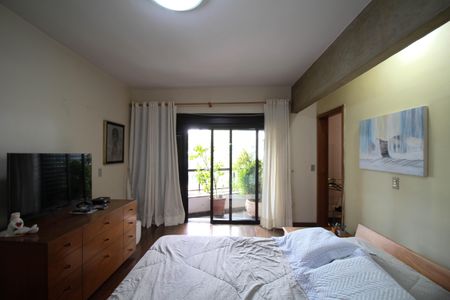 Apartamento à venda com 275m², 4 quartos e 4 vagas Apartamento à venda com 275m², 4 quartos e 4 vagasSuíte Master
