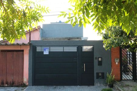 Casa à venda com 115m², 3 quartos e 2 vagasFachada e Placa