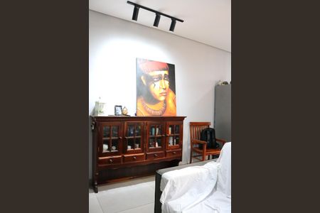 Casa à venda com 115m², 3 quartos e 2 vagasSala de estar