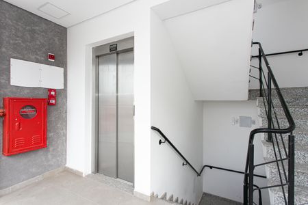 Apartamento para alugar com 44m², 2 quartos e sem vaga Apartamento para alugar com 44m², 2 quartos e sem vagaÁrea comum - Elevador