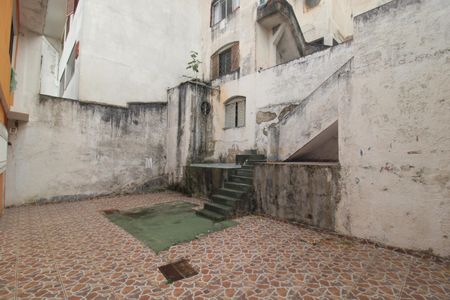 Casa para alugar com 99m², 2 quartos e sem vagaQuintal