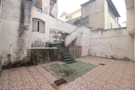 Casa para alugar com 99m², 2 quartos e sem vagaQuintal