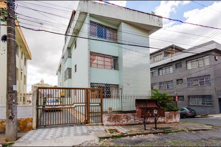 Apartamento à venda com 80m², 2 quartos e 1 vaga Apartamento à venda com 80m², 2 quartos e 1 vagaFachada
