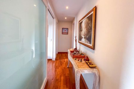 Apartamento à venda com 105m², 3 quartos e 1 vaga Apartamento à venda com 105m², 3 quartos e 1 vagaCorredor