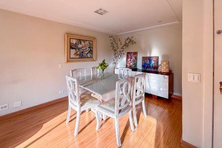 Apartamento à venda com 105m², 3 quartos e 1 vaga Apartamento à venda com 105m², 3 quartos e 1 vagaSala