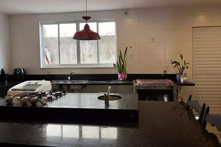 Casa à venda com 390m², 4 quartos e 3 vagas