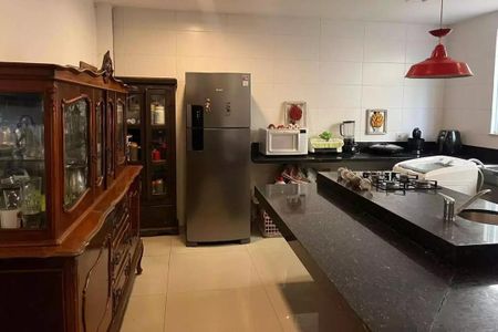 Casa à venda com 390m², 4 quartos e 3 vagas