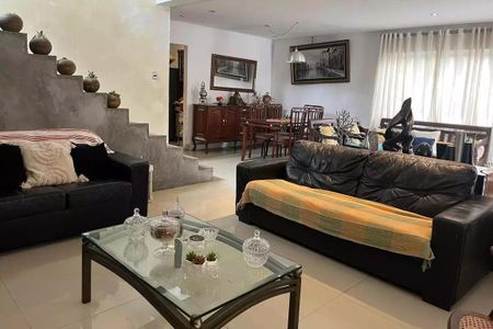 Casa à venda com 390m², 4 quartos e 3 vagas