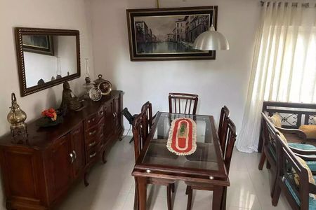 Casa à venda com 390m², 4 quartos e 3 vagas