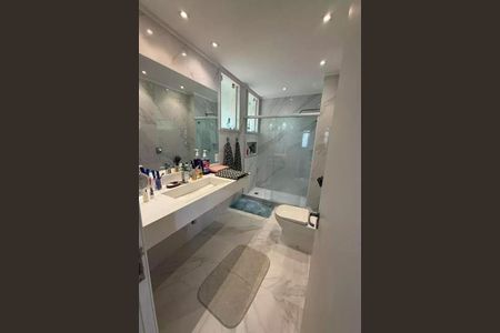 Casa à venda com 203m², 3 quartos e 2 vagas