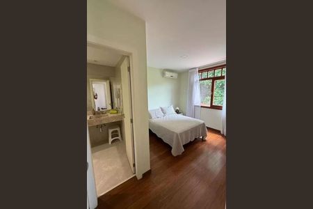 Casa à venda com 203m², 3 quartos e 2 vagas