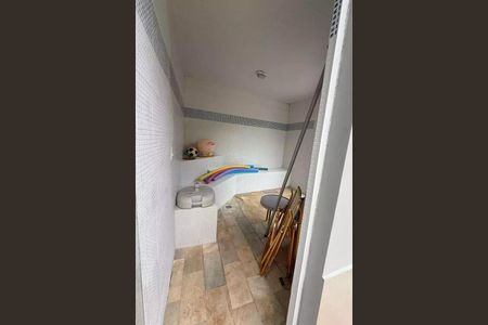 Casa à venda com 203m², 3 quartos e 2 vagas