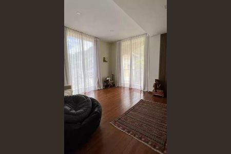 Casa à venda com 203m², 3 quartos e 2 vagas