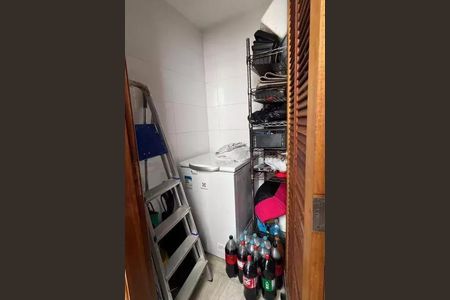 Casa à venda com 196m², 4 quartos e 2 vagas
