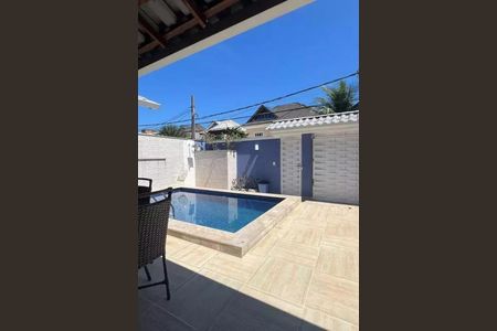 Casa à venda com 196m², 4 quartos e 2 vagas