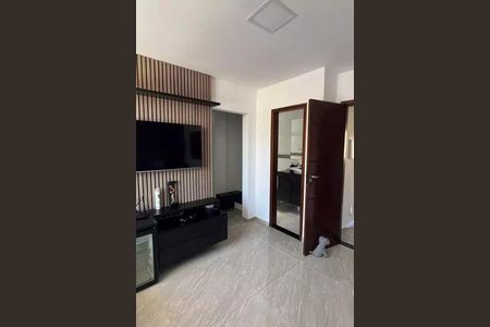 Casa à venda com 196m², 4 quartos e 2 vagas