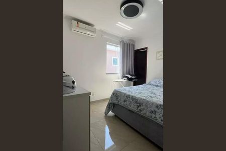 Casa à venda com 196m², 4 quartos e 2 vagas