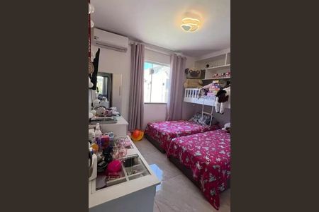 Casa à venda com 196m², 4 quartos e 2 vagas