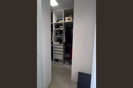 Casa à venda com 196m², 4 quartos e 2 vagas