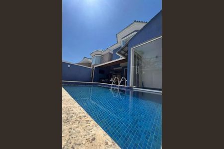 Casa à venda com 196m², 4 quartos e 2 vagas