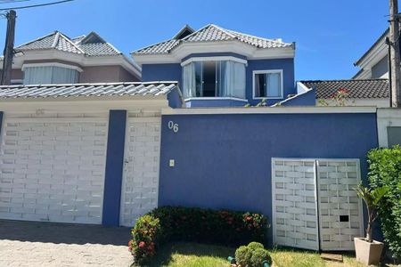 Casa à venda com 196m², 4 quartos e 2 vagas