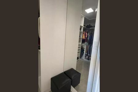 Casa à venda com 196m², 4 quartos e 2 vagas