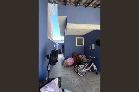 Casa à venda com 196m², 4 quartos e 2 vagas