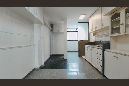 Apartamento à venda com 272m², 4 quartos e 2 vagas