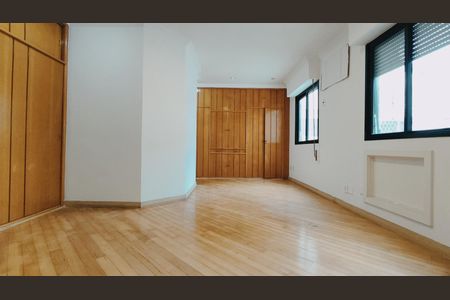 Apartamento à venda com 272m², 4 quartos e 2 vagas