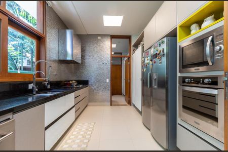 Casa à venda com 650m², 5 quartos e 5 vagas