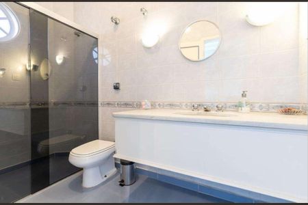 Casa à venda com 608m², 3 quartos e 3 vagas