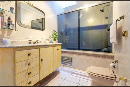 Casa à venda com 608m², 3 quartos e 3 vagas