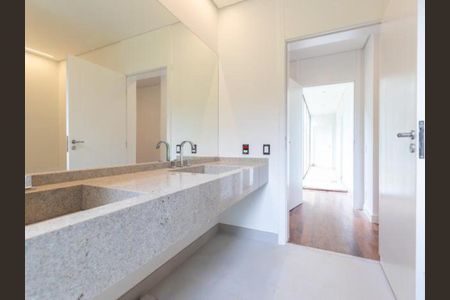 Casa à venda com 734m², 5 quartos e sem vaga