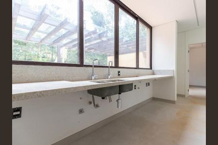 Casa à venda com 734m², 5 quartos e sem vaga