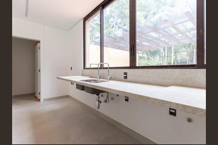 Casa à venda com 734m², 5 quartos e sem vaga