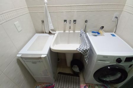 Casa à venda com 270m², 3 quartos e 2 vagas Casa à venda com 270m², 3 quartos e 2 vagasÁrea de Serviço