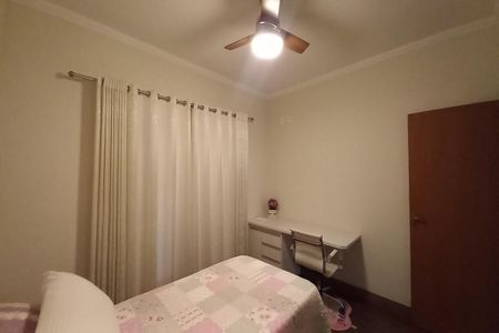 Casa à venda com 270m², 3 quartos e 2 vagas Casa à venda com 270m², 3 quartos e 2 vagasQuarto 2