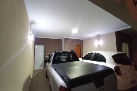 Casa à venda com 270m², 3 quartos e 2 vagas Casa à venda com 270m², 3 quartos e 2 vagasGaragem