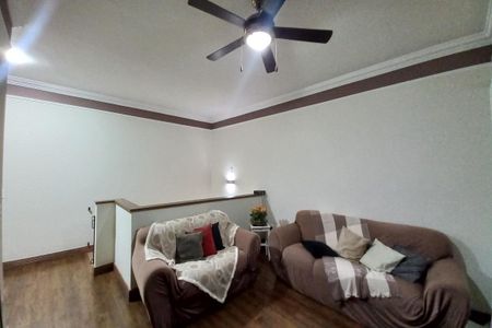 Casa à venda com 270m², 3 quartos e 2 vagas Casa à venda com 270m², 3 quartos e 2 vagasSala de TV