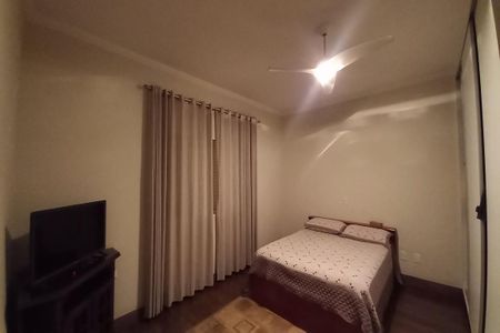 Casa à venda com 270m², 3 quartos e 2 vagas Casa à venda com 270m², 3 quartos e 2 vagasQuarto 1